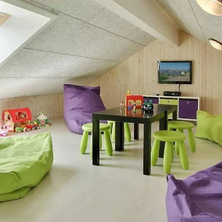 בית נופש Vejlby Sleeps 22 Pool Wifi *