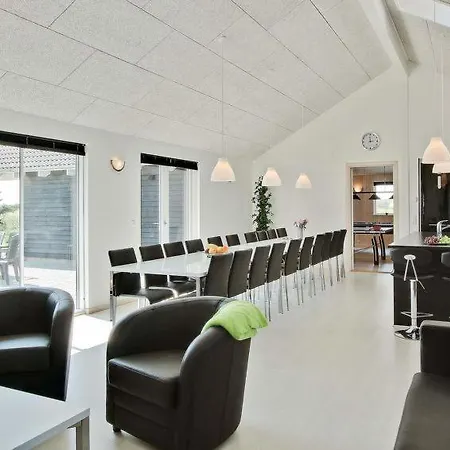 Vejlby Sleeps 22 Pool Wifi