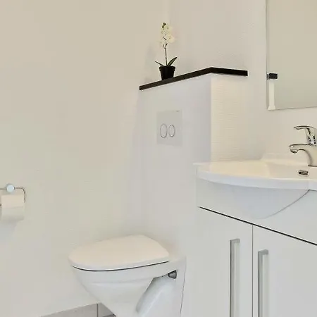 Vejlby Sleeps 22 Pool Wifi Vejlby (Harboore)