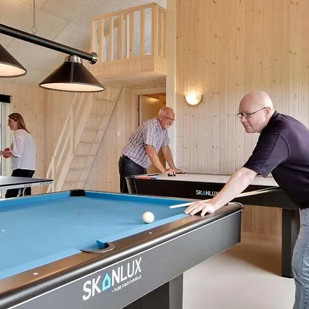 Vejlby Sleeps 22 Pool Wifi בית נופש Vejlby (Harboore)